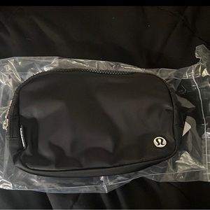 lululemon black belt bag NWT